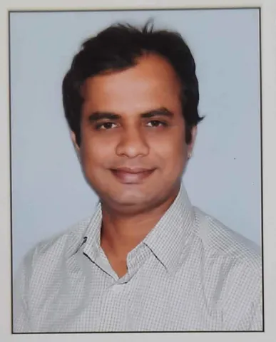 Dr Naveen Manhar Chavan